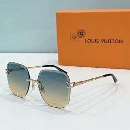 Picture of LV Sunglasses _SKUfw57303826fw